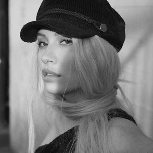 Meet your Posher, Tiffany